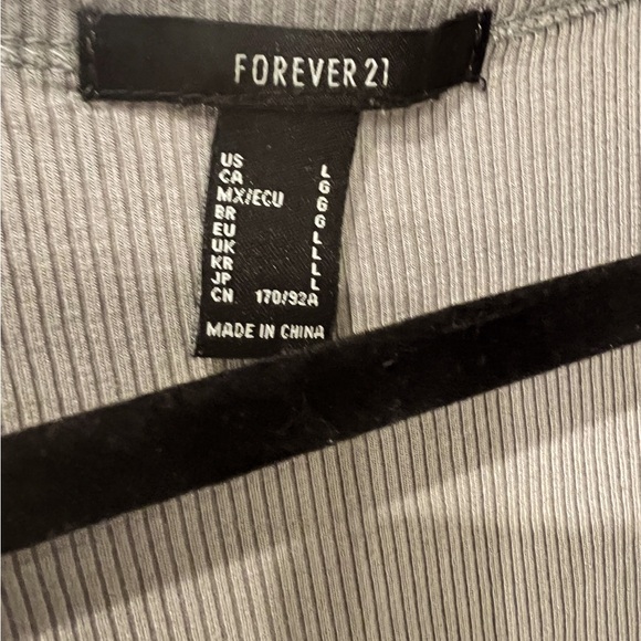 Forever 21 button front long sleeve crop top - Picture 4 of 4